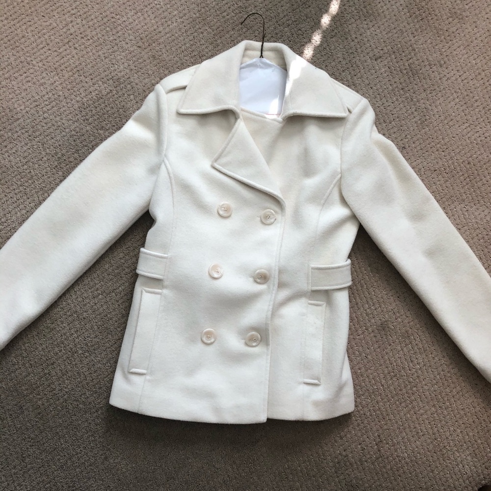 Withe peacoat